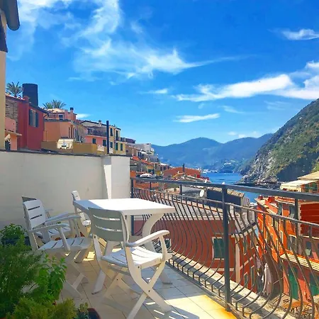 Families Or Groups 3 Terrazzi On Sea * Vernazza
