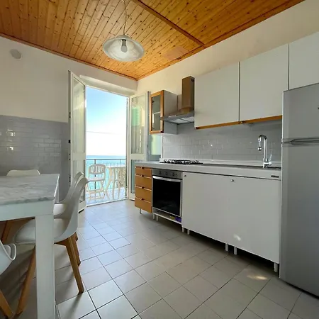 Families Or Groups 3 Terrazzi Penthouse On Sea W Ac 韦尔纳扎