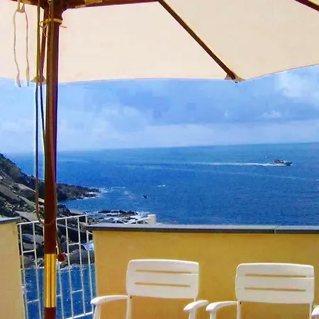 Families Or Groups 3 Terrazzi Penthouse On Sea W Ac ヴェルナッツァ
